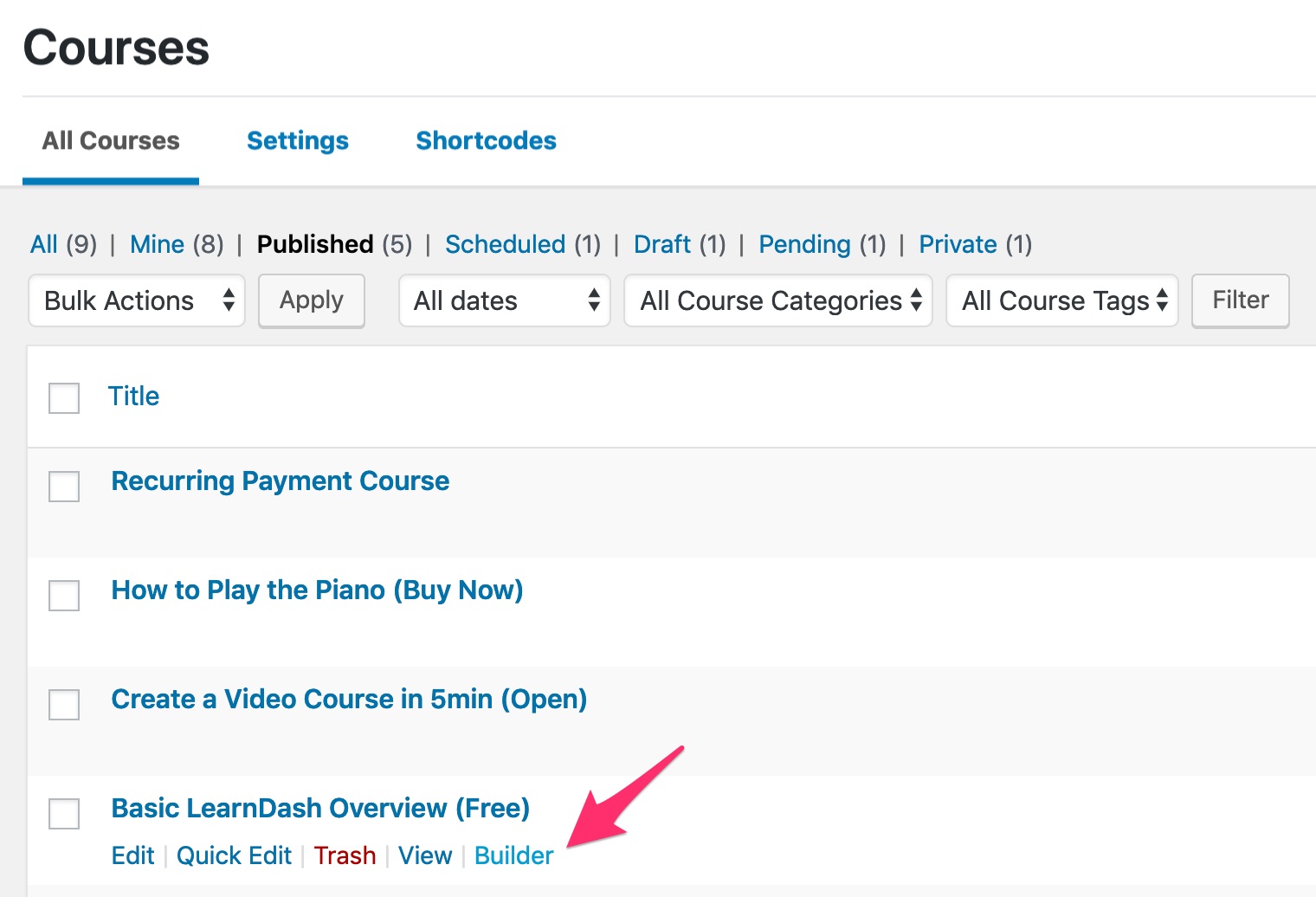 LearnDash course builder interface showing drag-and-drop organization